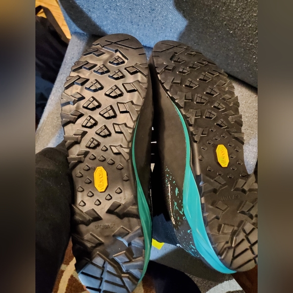 The North Face Summit Series Cayesh FUTUREFLIGHT boots. - Picture 4 of 10